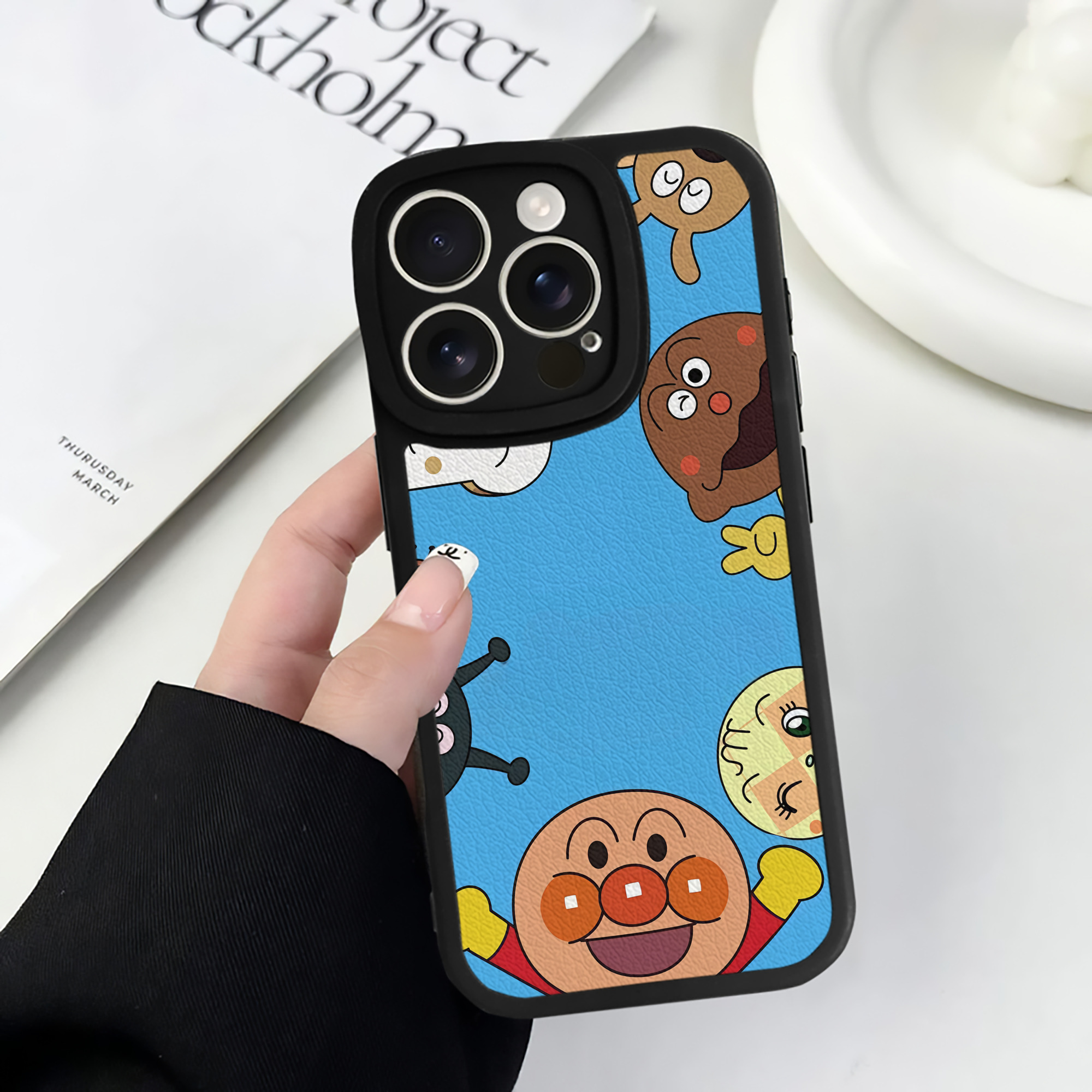 （画像用） アンパンマン Anpanman 【iPhone 16シリーズ対応】シリコンスマホケース（レザー調） 材質：シリコン
